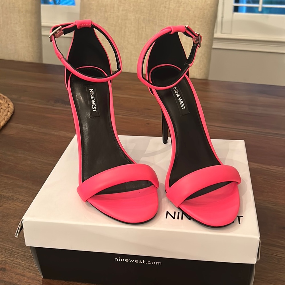 Nine West Hot Pink Heel (Size7)